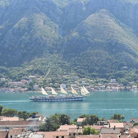 Apartments Sea View Kotor Bagian luar foto