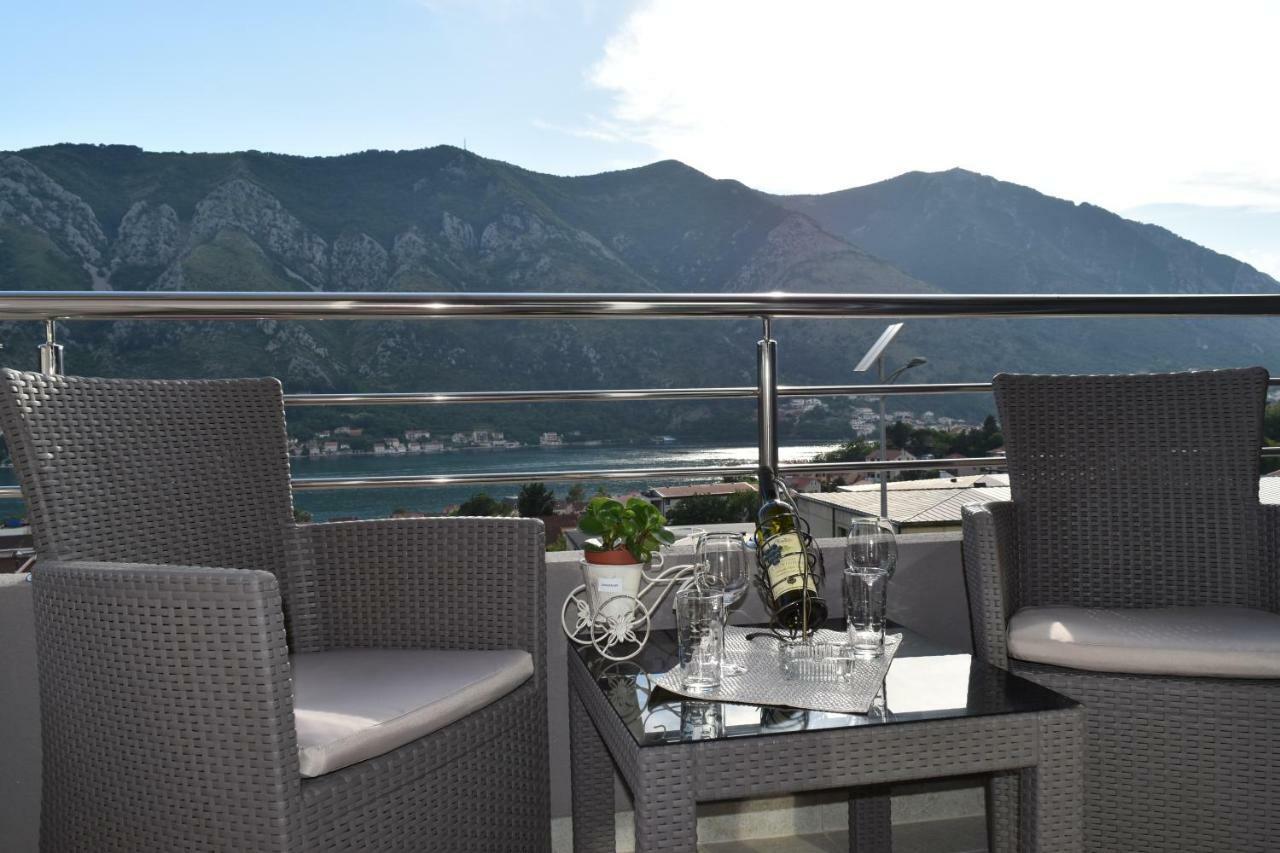 Apartments Sea View Kotor Bagian luar foto