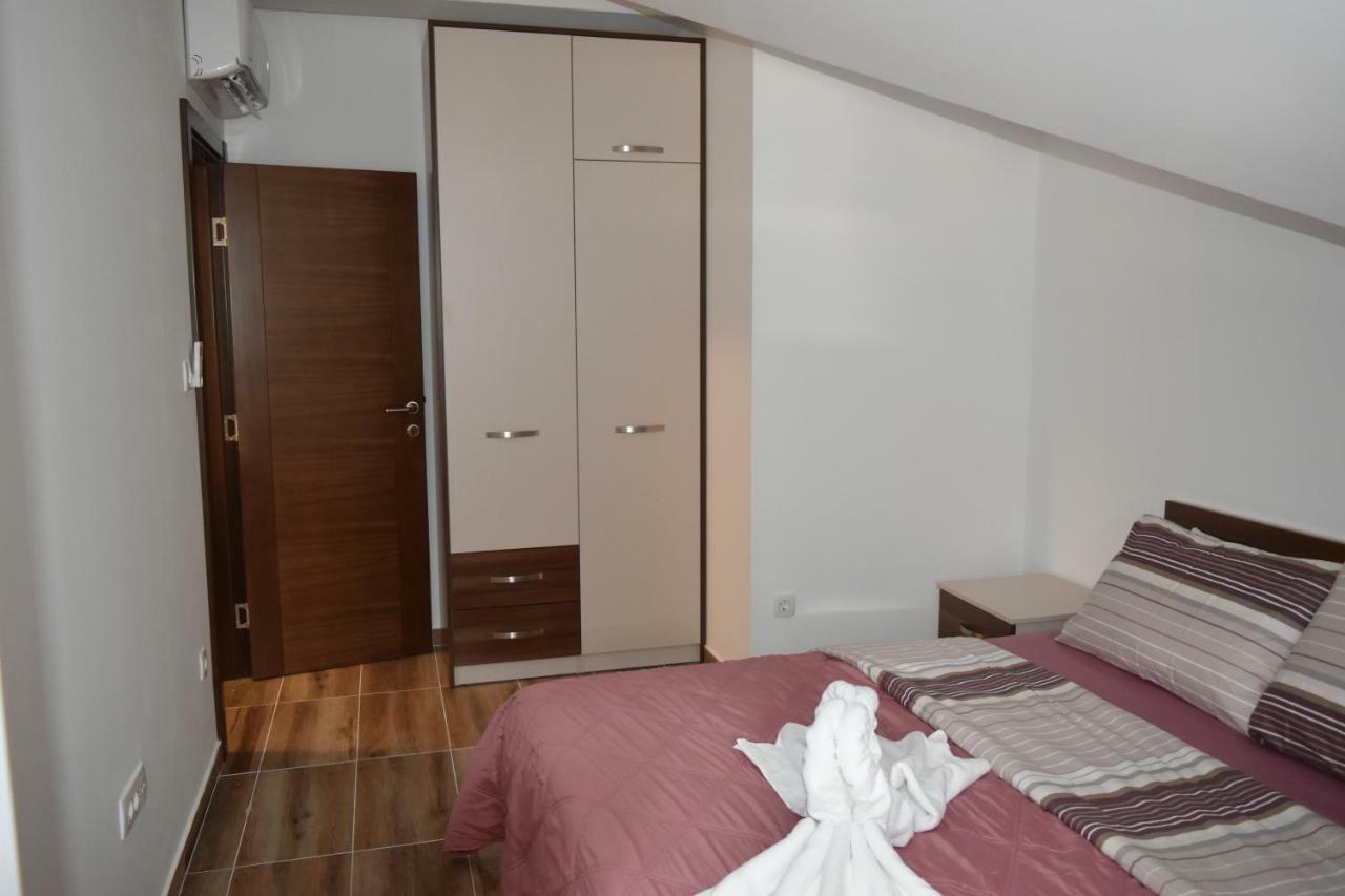 Apartments Sea View Kotor Bagian luar foto