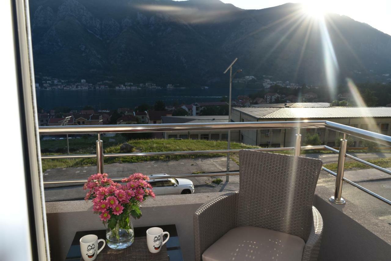 Apartments Sea View Kotor Bagian luar foto