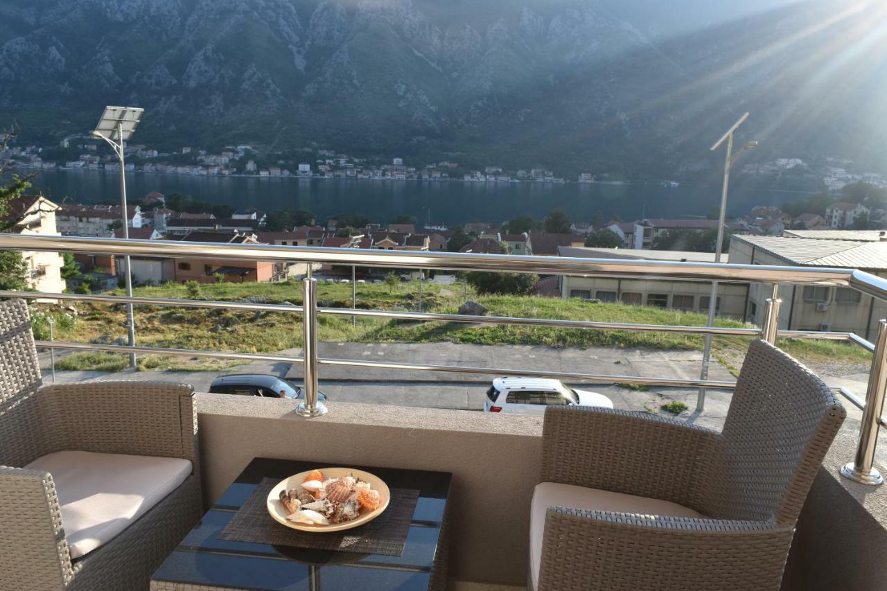 Apartments Sea View Kotor Bagian luar foto
