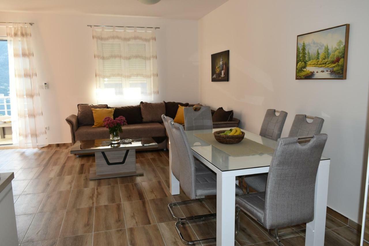 Apartments Sea View Kotor Bagian luar foto