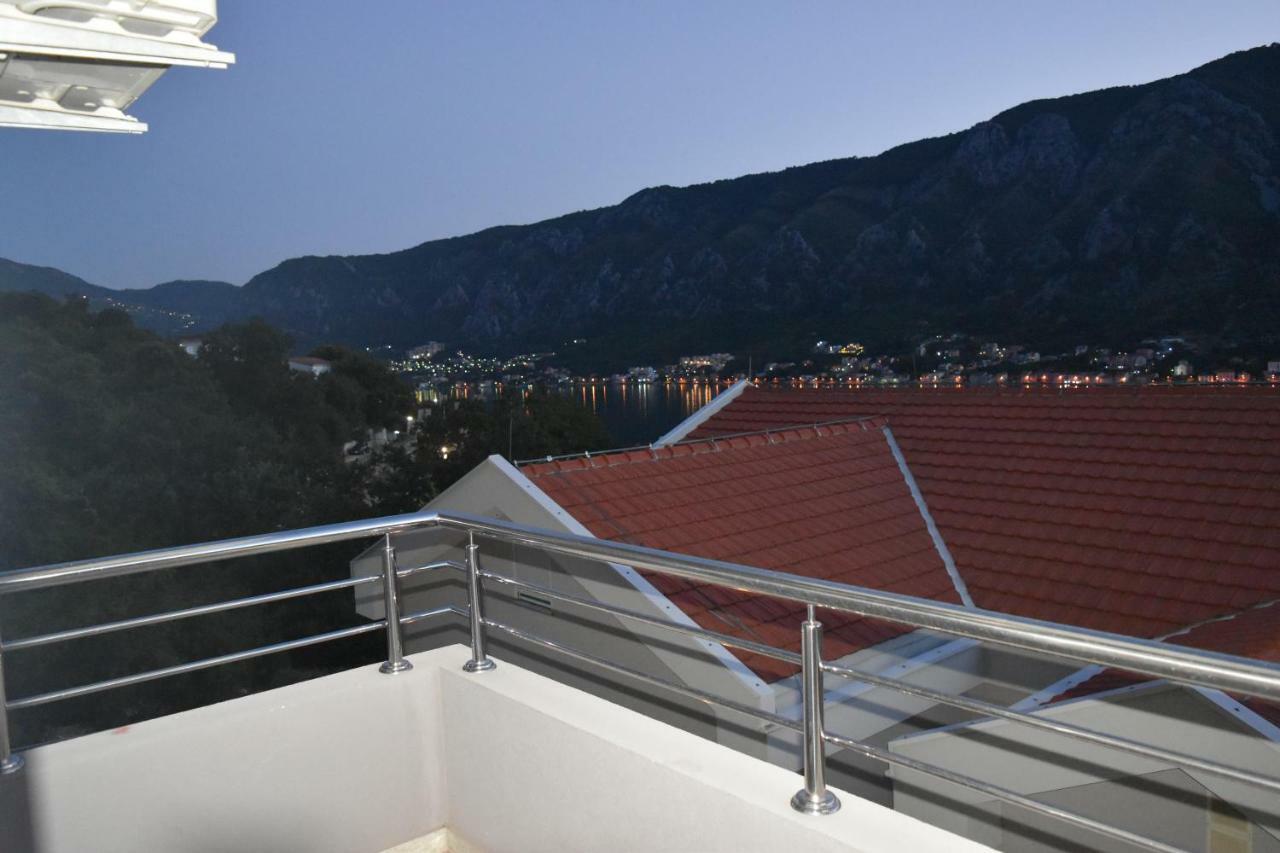 Apartments Sea View Kotor Bagian luar foto