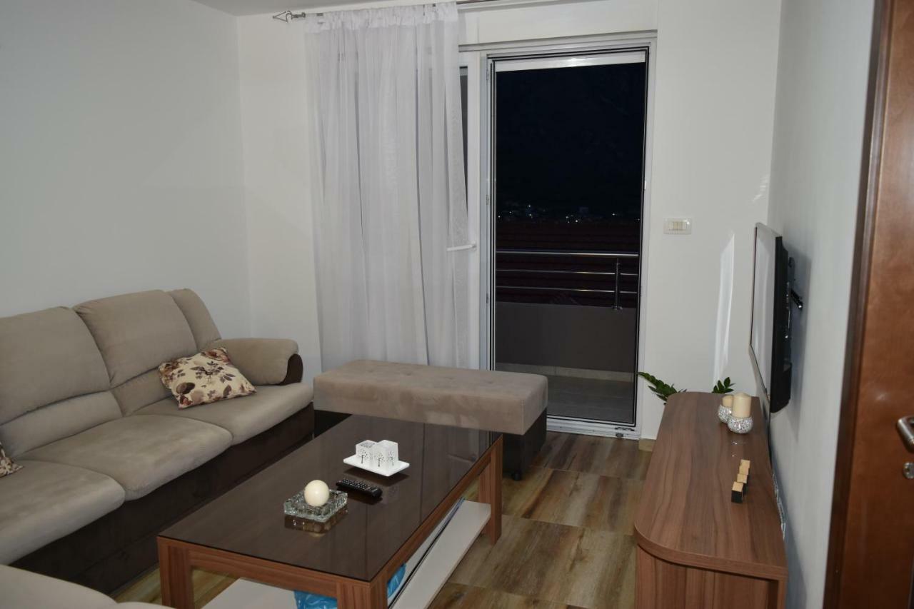 Apartments Sea View Kotor Bagian luar foto