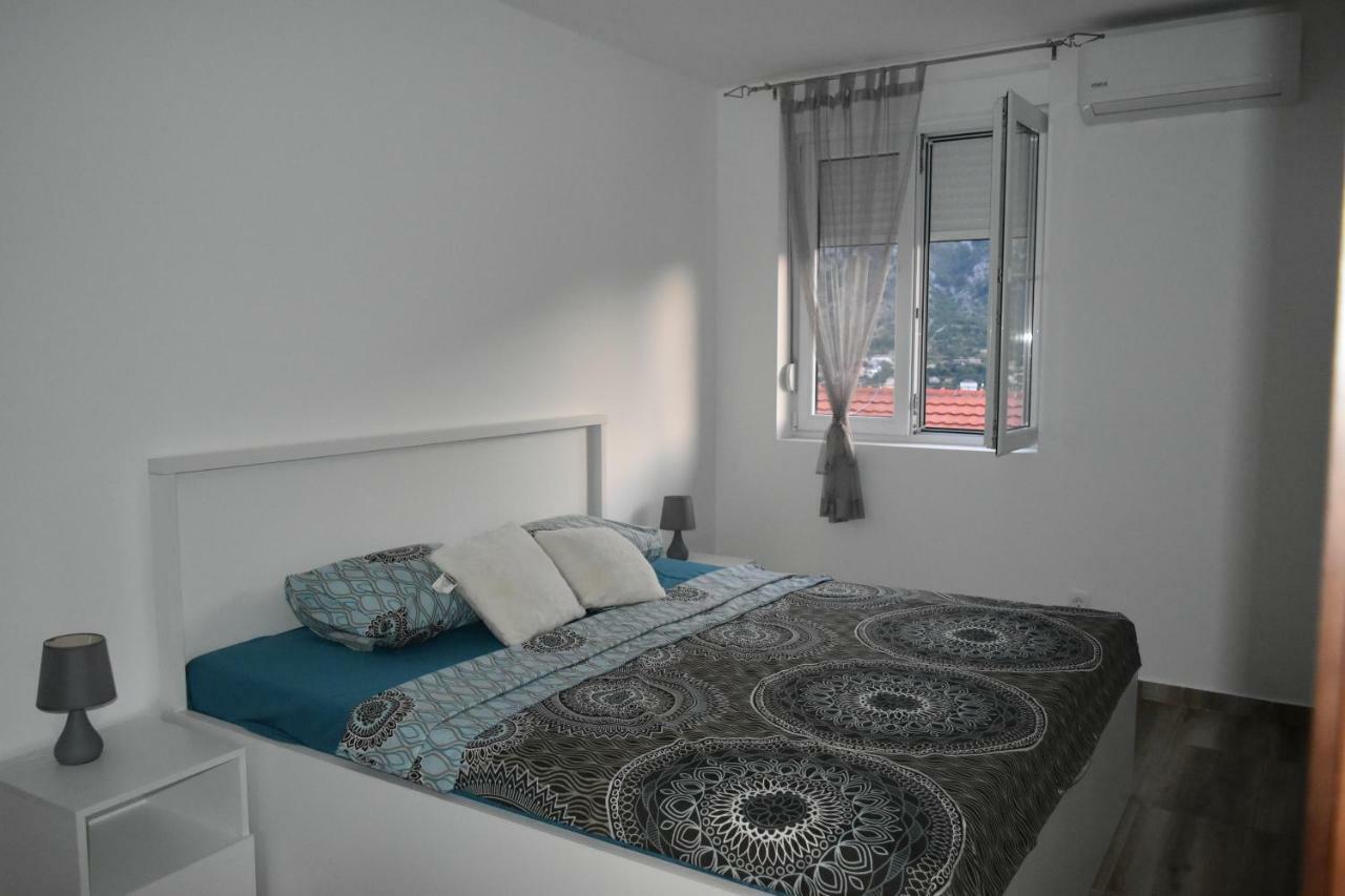 Apartments Sea View Kotor Bagian luar foto