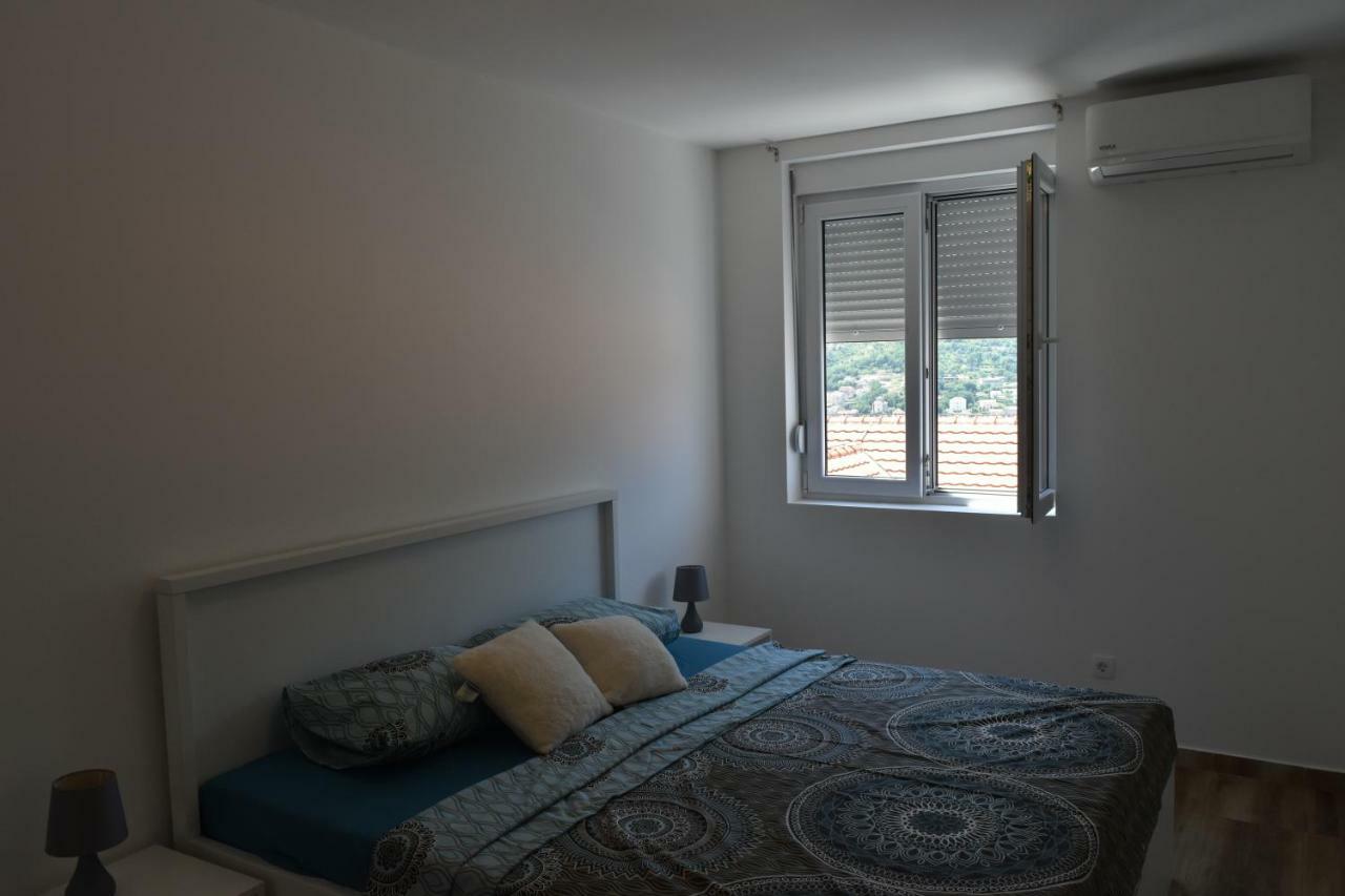 Apartments Sea View Kotor Bagian luar foto