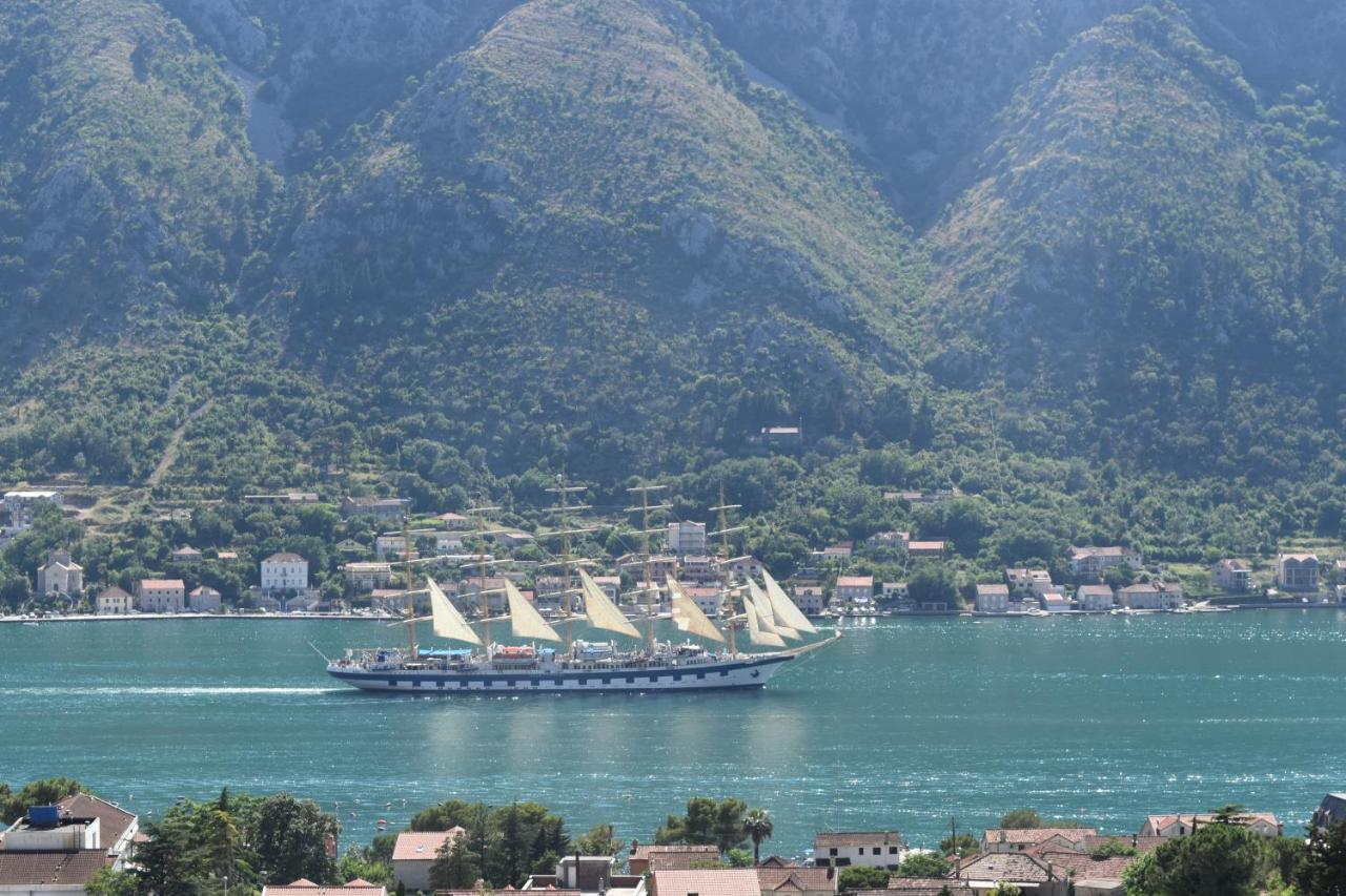Apartments Sea View Kotor Bagian luar foto